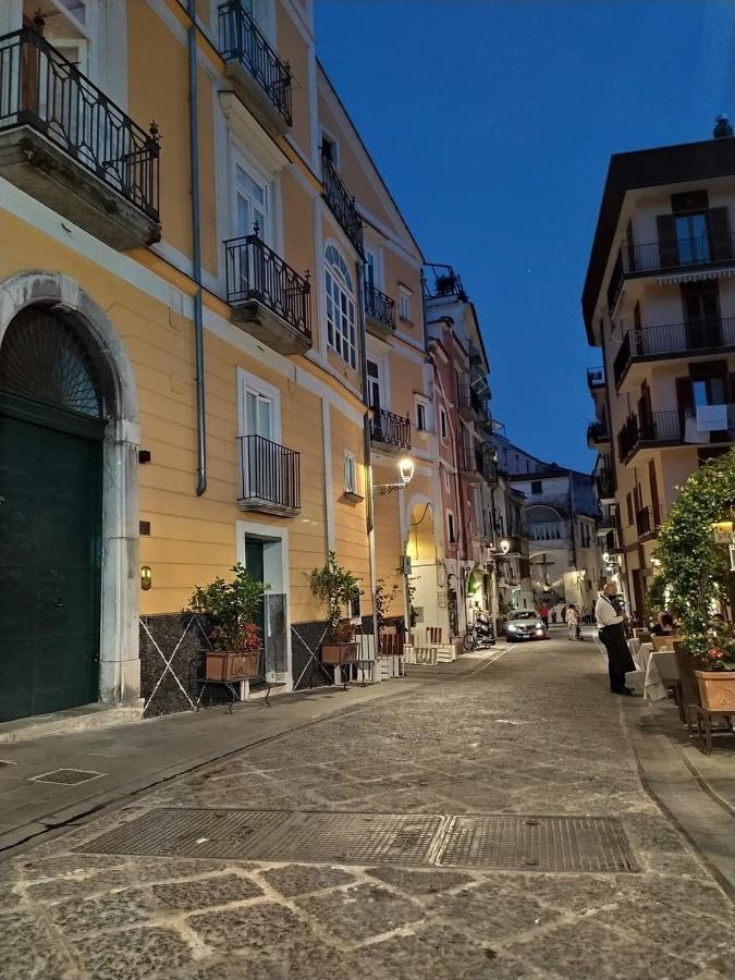 Amalfi Coast Palace In Minori Apartment Екстериор снимка